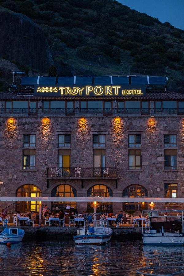 Assos Troy Port Hotel Екстериор снимка